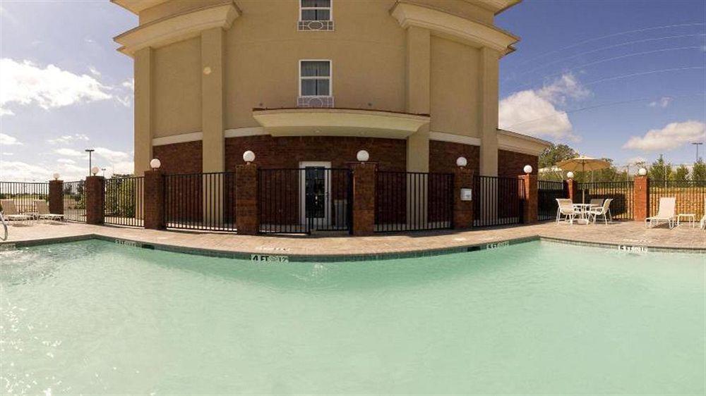 Holiday Inn Express Mccomb By Ihg Exterior photo