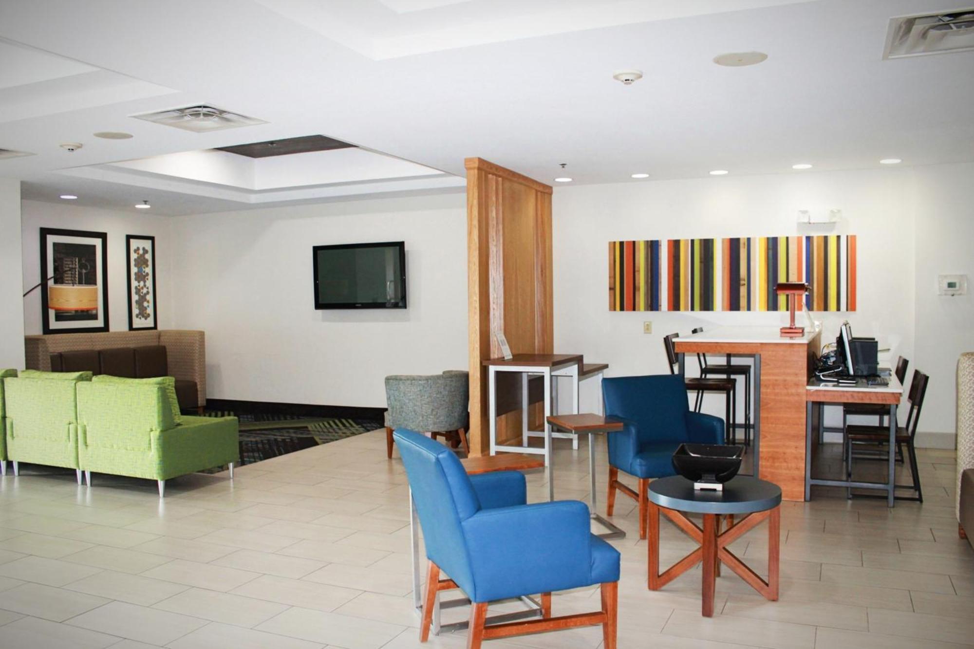 Holiday Inn Express Mccomb By Ihg Exterior photo